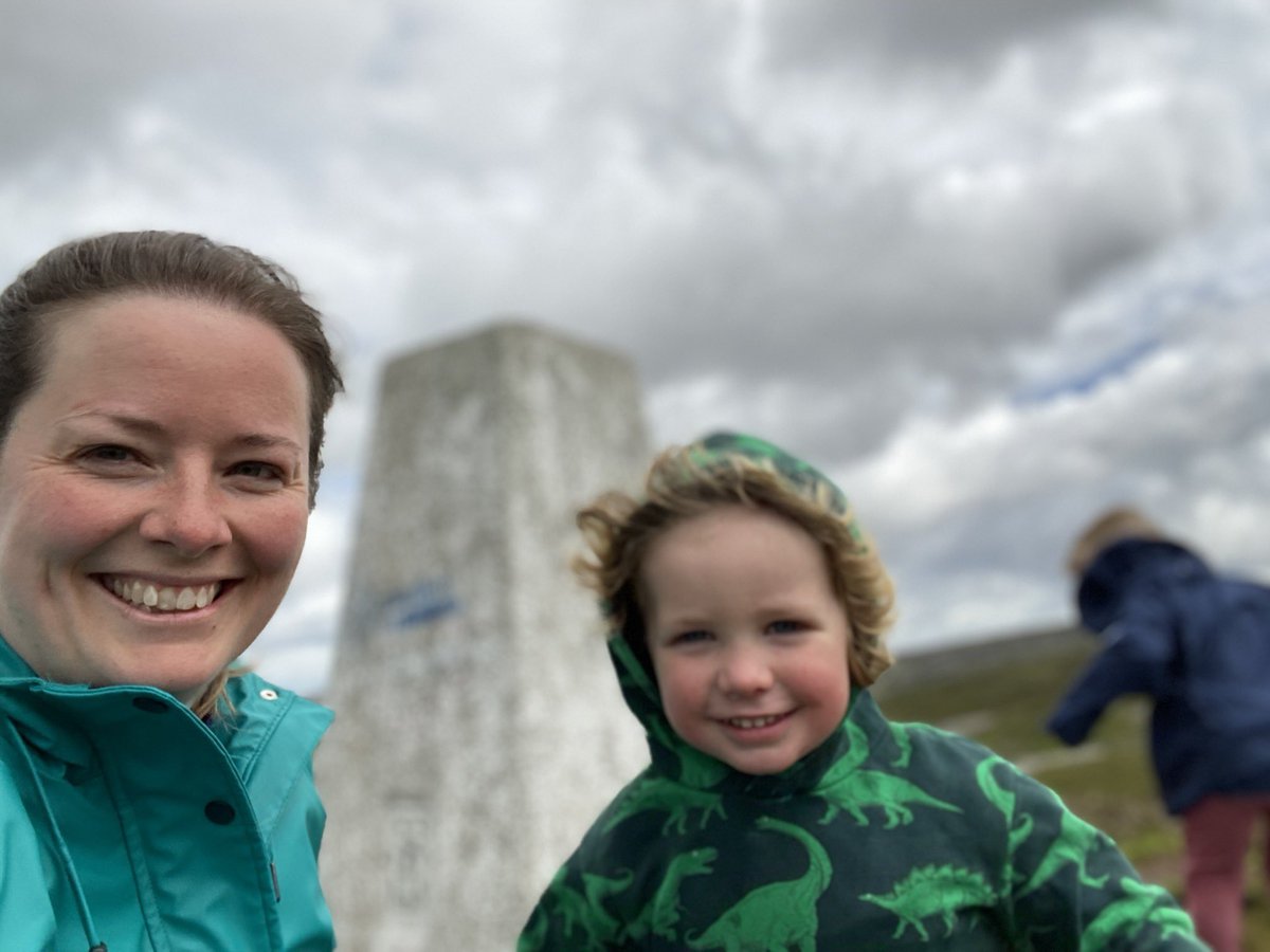 Broad26C's tweet image. We made it to Harry Hut @NewMillsPrimary! A great first hill for little legs! #trigpointchallenge