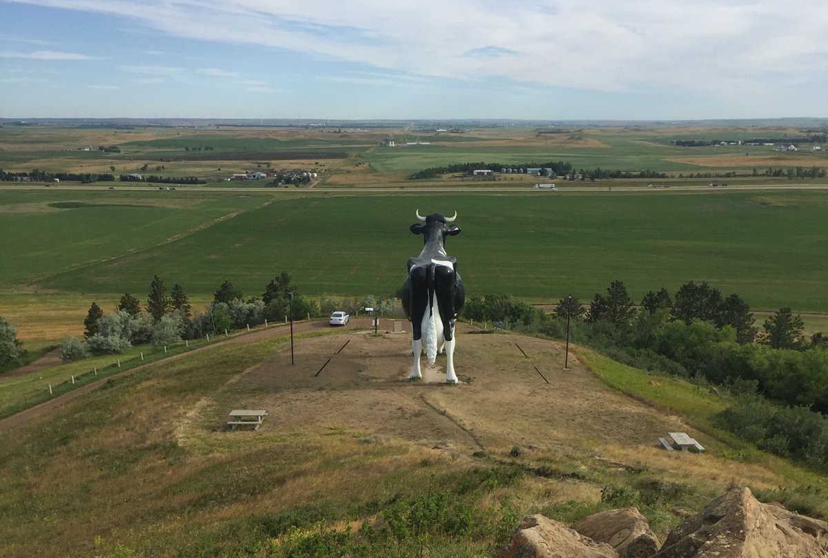 28/6/17 - After another encounter with a giant bovine (Salem Sue, the Largest Holstein in the World), we crossed North Dakota to Theodore Roosevelt National Park, in the badlands. It's home to some spectacular views, and oodles of prairie dogs.