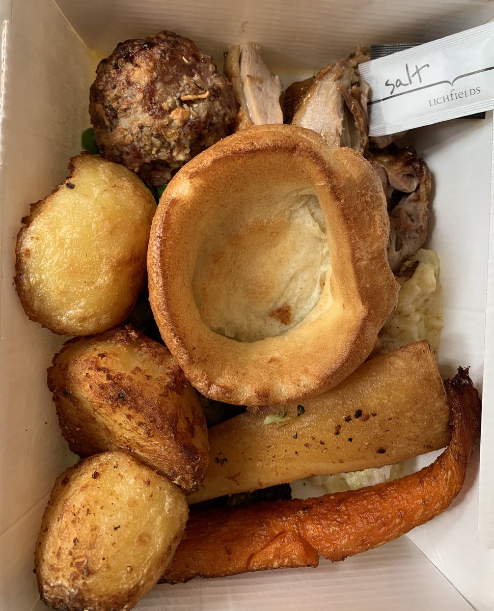 Simmypage's tweet photo. What an amazing roast takeaway from @thelobsterpub choice of Duck or Beef and whole family really enjoyed it. Thank you Graham &amp; Luke 👍 #amazing #roastdinner #Takeaway https://t.co/8jC1nP5uw6