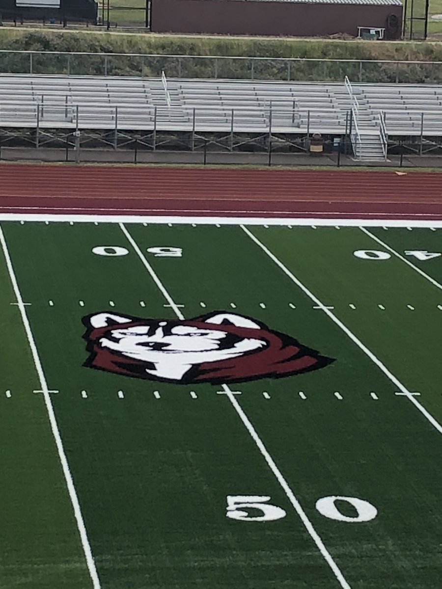 CoachHenicles's tweet photo. Wow that was quick!  And here is the finished product.  All that is left is to groom in the pellets.  Looking forward to seeing the Maroon &amp; Gold in action soon on this sharp new field.  #GoHuskies #PullTogether https://t.co/mRA8cstzvy