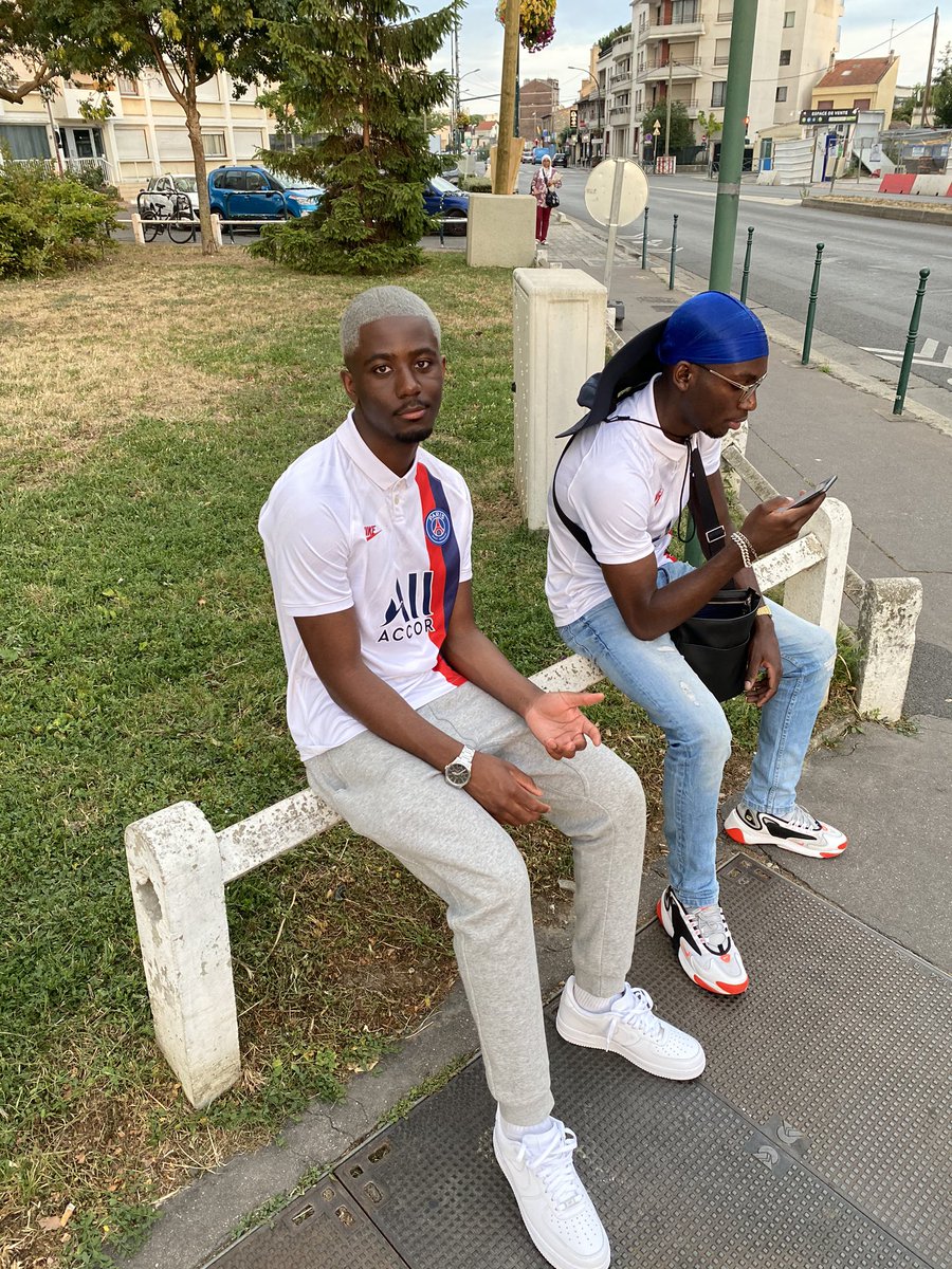 DoubleSsharky's tweet photo. La teinture me réussit bien 🤍 https://t.co/33RZyvpL42