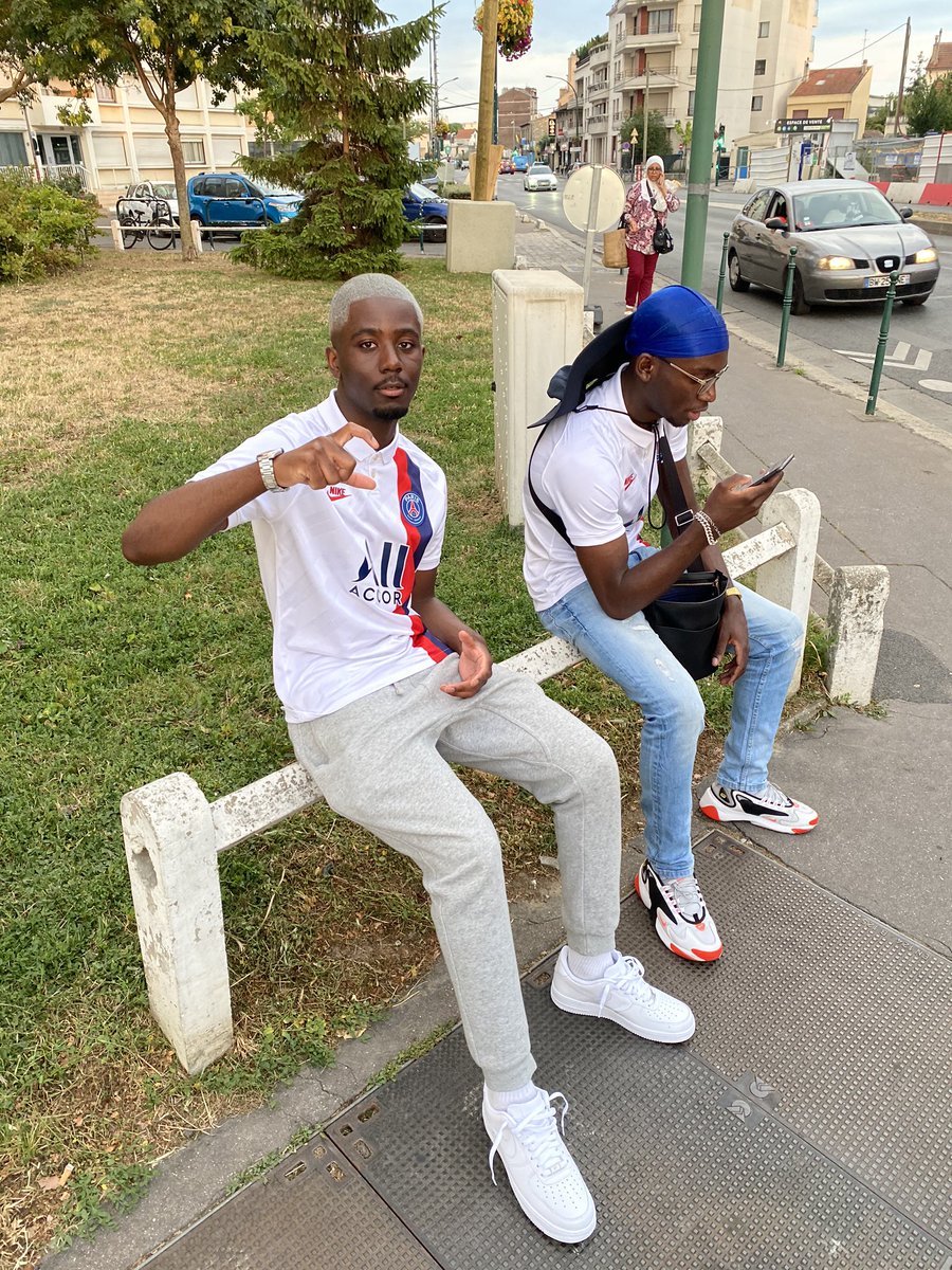 DoubleSsharky's tweet photo. La teinture me réussit bien 🤍 https://t.co/33RZyvpL42