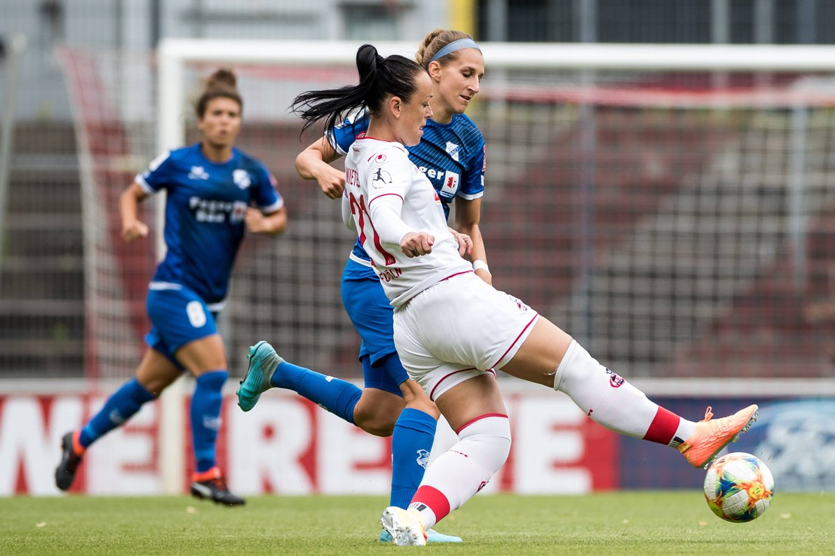 DFB_Frauen's tweet photo. ⏱️ HALBZEIT in den #DieLiga-Partien des 22. Spieltags! Die Zwischenstände:
#PDMTSG 1:1
#USVMSV 0:2
#KOESCS 0:0
#WOBB04 3:0
#SGSFCB 0:1
#FFCSCF 0:1 https://t.co/kcYfGG5GQj