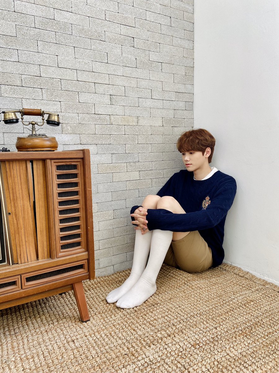 CRAVITY_twt's tweet photo. 러비티 한테 전화 받고 싶으다..!
#민희 #원진이형찍어줌 https://t.co/ytAbSopu9i