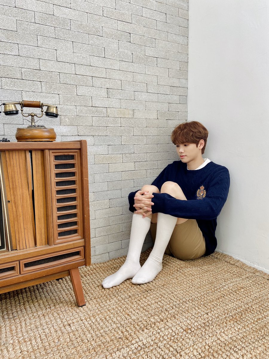 CRAVITY_twt's tweet photo. 러비티 한테 전화 받고 싶으다..!
#민희 #원진이형찍어줌 https://t.co/ytAbSopu9i
