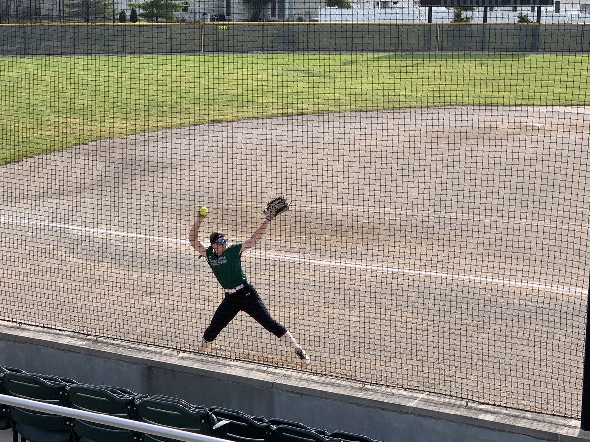 scooz33's tweet photo. Let’s Go Silverhawks!!! Go get em @addisonkoth #silverhawkswag #classif2023 🖤💚🥎 https://t.co/VrXWDd9bmX