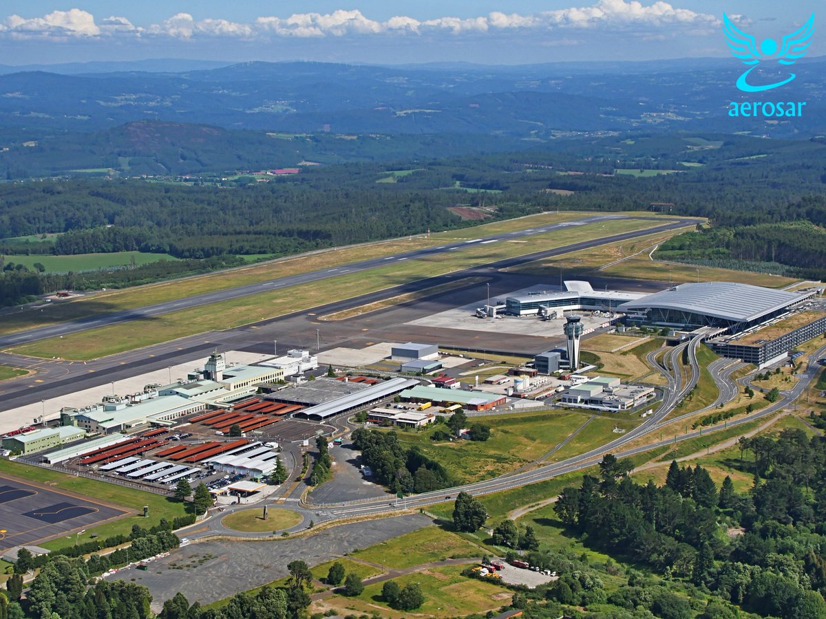 Aeropuerto de Santiago Rosalía de Castro #aeropuertodesantiago #aerialphotograpy #fotoaérea #SantiagodeCompostela #aeropuerto #Lavacolla #Galicia