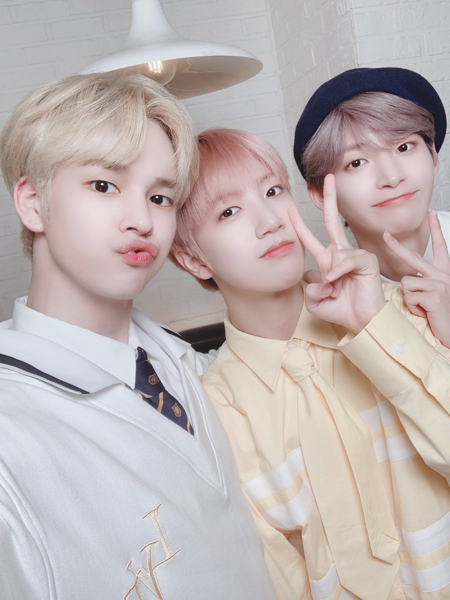 러비티가 너무너무 보고싶은 밤
#크래비티 #세림 #어정쩡한손 #셂모함 
#나는지금 #러비티생각중