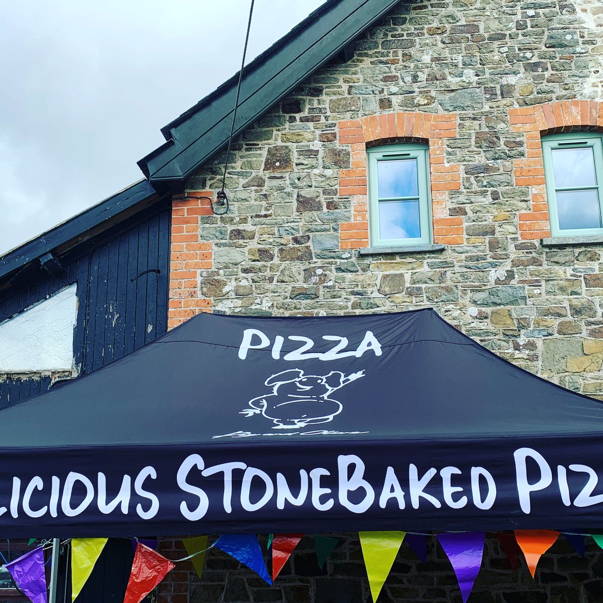 New Gazebo for our Pop-up #Pizza events in and around #devon #ndevon #staysafe #pizza #pizzafamily #stonebakedpizza #artisanpizza #doughlove