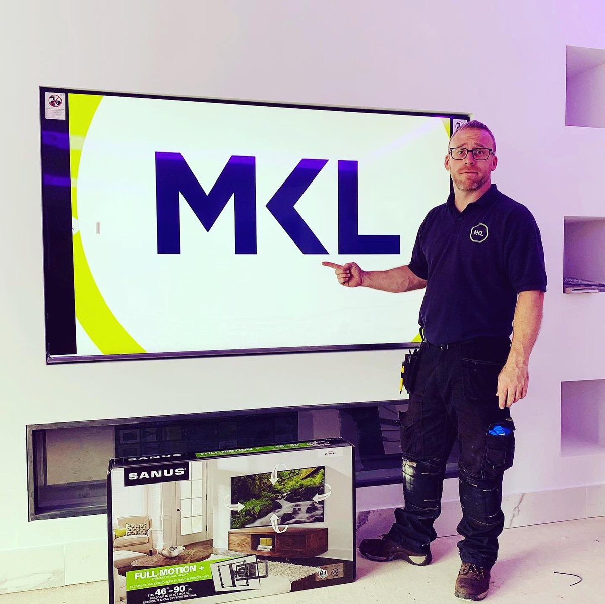 MKL_Solutions's tweet photo. Can you have a large 82” tv in full motion bracket? Yes! Don’t try this at home. Weight test for 13.5 stone! That’s just over 85 kilograms or 189 lb.  @SANUSSystems @RicherSupport @SamsungUK #sanus #weighttest #tvwallmount #richersoundsmk #mklcs #miltonkeynes #tvwallmounting https://t.co/fpCESJ7mvC