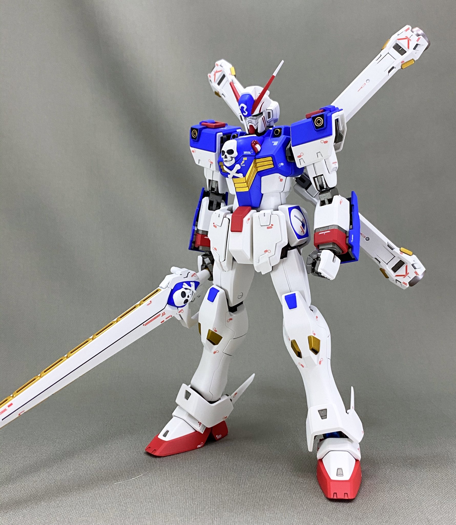 ながれ Mg クロスボーン ガンダムx3 Ver Ka 完成です もう4機目ですが 久々に素直なトリコロールなので割りかし楽しんで塗ることができました そして遂にクロスボーンガンダムコンプリートです リプライに続きますよ T Co 7s0nekn3hz