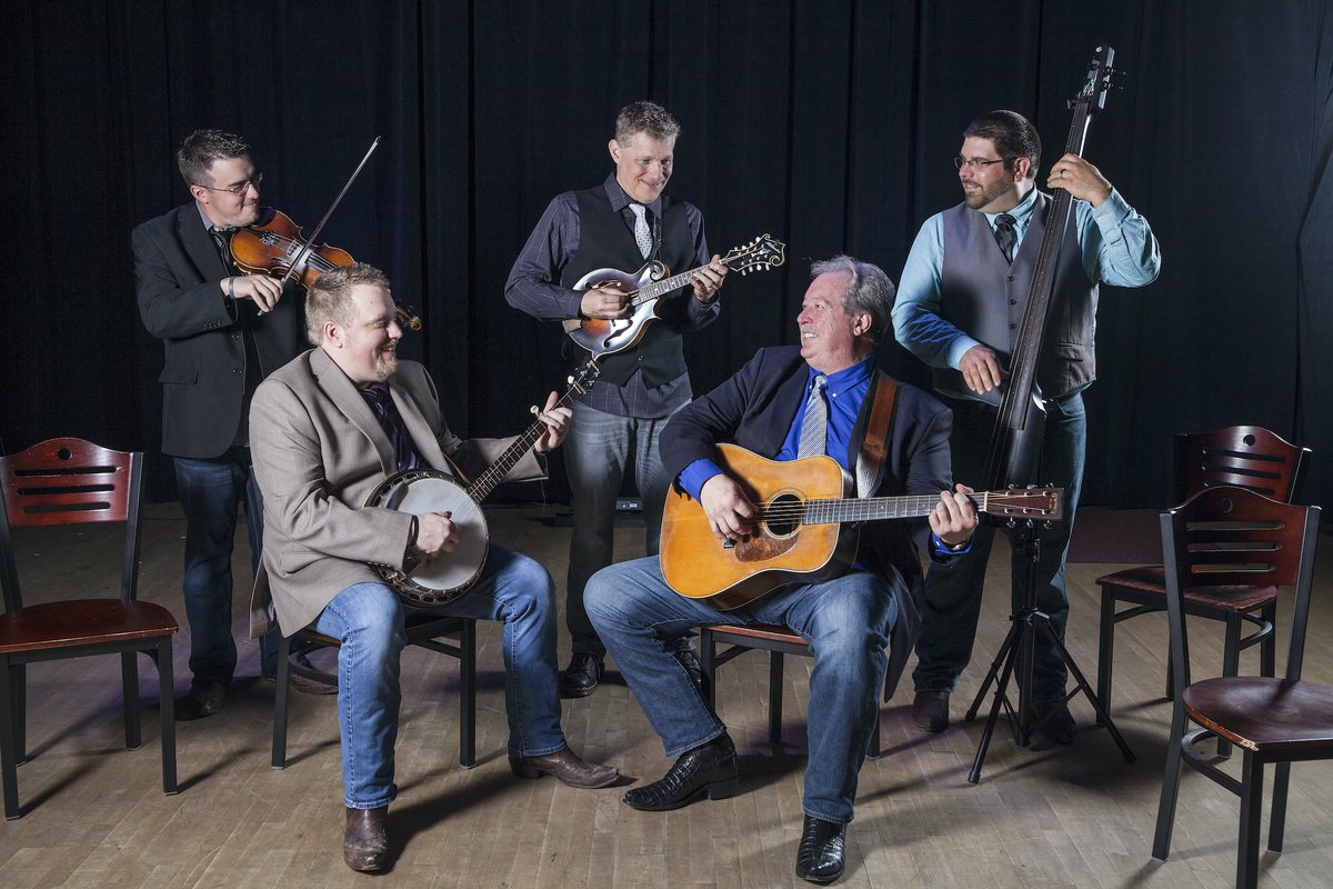 Today's #BluegrassRidge at 5:30pm E|P features videos from <a href="/iiirdtymeout/">IIIrd Tyme Out</a>, <a href="/theroysonline/">The Roys</a>, <a href="/RhondaVincent13/">Rhonda Vincent</a>, <a href="/sistersadieband/">Sister Sadie</a>, <a href="/UTraditionGrass/">Unspoken Tradition</a>, &amp; @bobbyosbornertx! (Also streaming at 5:30 ET on our free <a href="/Roku/">Roku</a> app &amp; watchheartlandtv.com.) 

#WatchHeartland #TheHeartofCountry