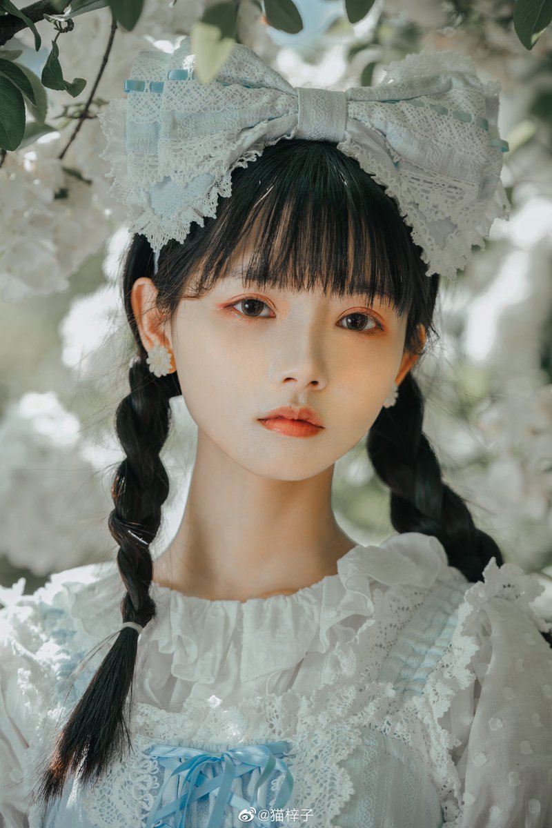 ねるる 齋藤飛鳥みたいな小顔美少女の中国ロリータモデルの子が可愛すぎるんですけど朝起きたらこの顔になってないかな