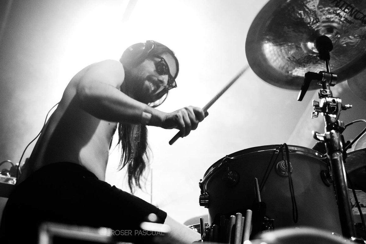 Picture of our show in Barcelona, made by Roser Pascual.
Keep always a smile folks!