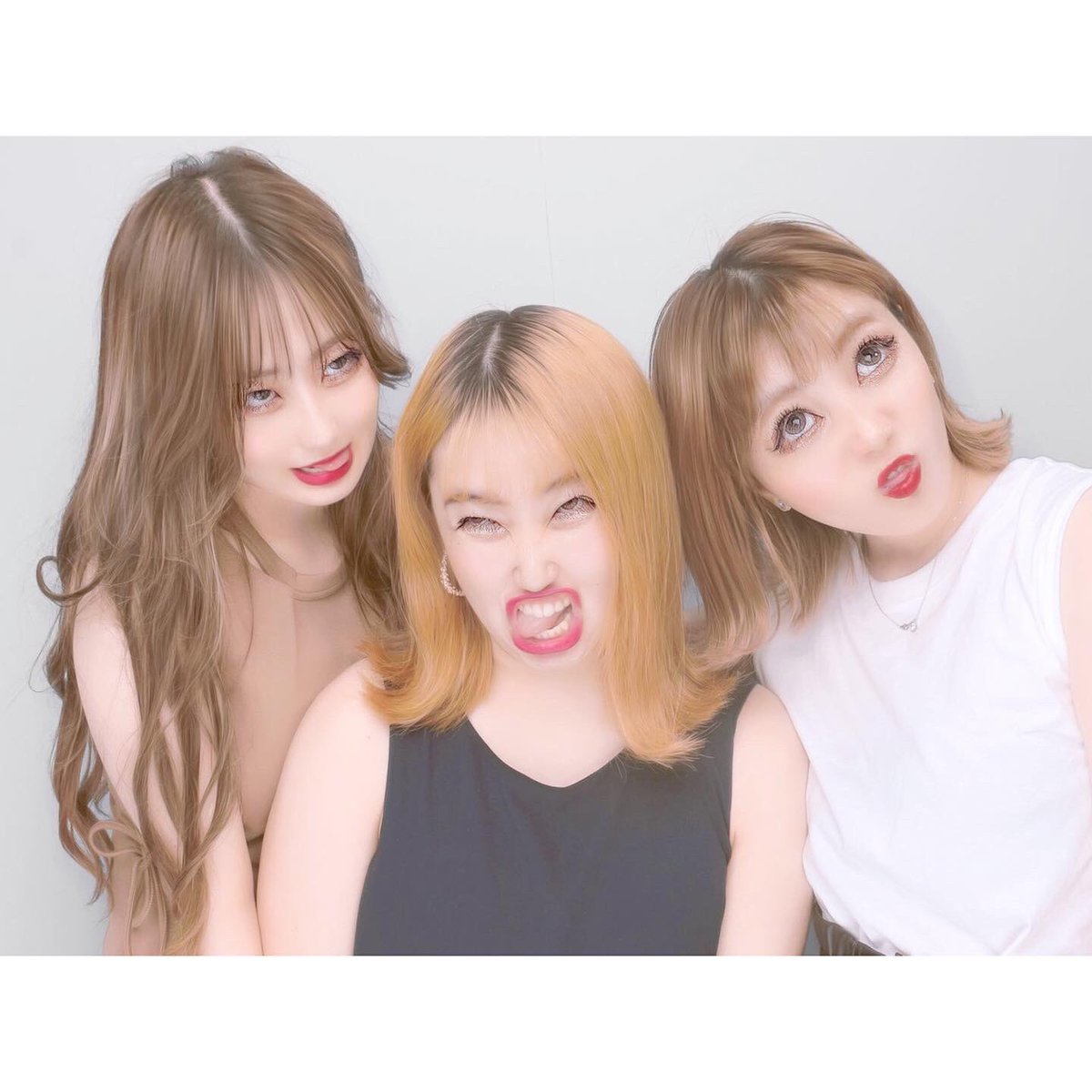 vq99ll's tweet photo. やほやほ三兄弟 https://t.co/jwIUwSM3OI