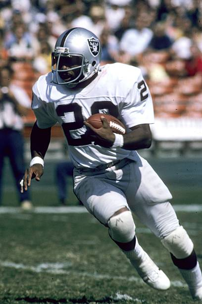 NFLMAVERICK's tweet photo. Happy Birthday to former #Raiders RB Clarence Davis, June 28, 1949.
Super Bowl XI champion and the 'Sea of Hands" legend. https://t.co/GODKPq9VRw