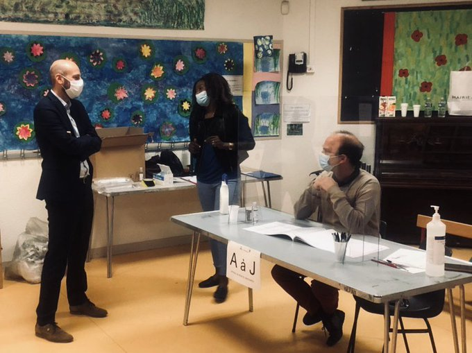 StanGuerini's tweet photo. Merci aux maires et à tous les citoyens mobilisés aujourd'hui pour faire vivre la démocratie et permettre à chacun de voter dans de bonnes conditions. #Municipales2020 https://t.co/gdJlJWTnQ8