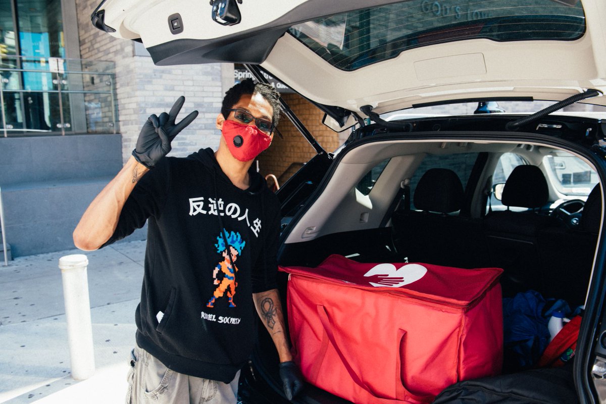 godslovenyc's tweet photo. Do you have a car 🚗 and some time ⏰ ? Help us home-deliver meals to your neighbors living with serious illness. If you have access to a car, sign up for an emergency meal delivery shift! Monday to Friday (1-3pm). Thank you NYC! https://t.co/pPlK3v7AW5 https://t.co/pwvP2VrpW8
