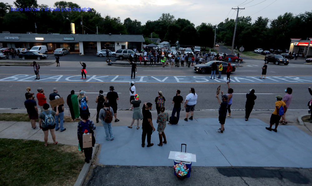 Thanks to all the #Florissant residents who spoke to us this week about their community. Please take some time to read. It’s been too long’: Florissant faces calls for change stltoday.com/news/local/met… via @stltoday @JesseBogan #FlorissantProtest
