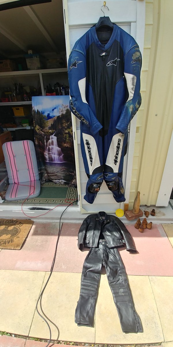 cadders7's tweet photo. On afternoons like these .
Heres a little story for ya .
Once upon a time .
I was the fastest ever bat bloke
Ever
On 2 wheels .
End of .
And i lived happy ever after .
👍👊👊✊✊✊💪😉😅😅
#happymemories
#fastasf@@k
#copscouldntcatchme
#leatherscleaned
#nevertobewornagain https://t.co/I5owWMG1LZ