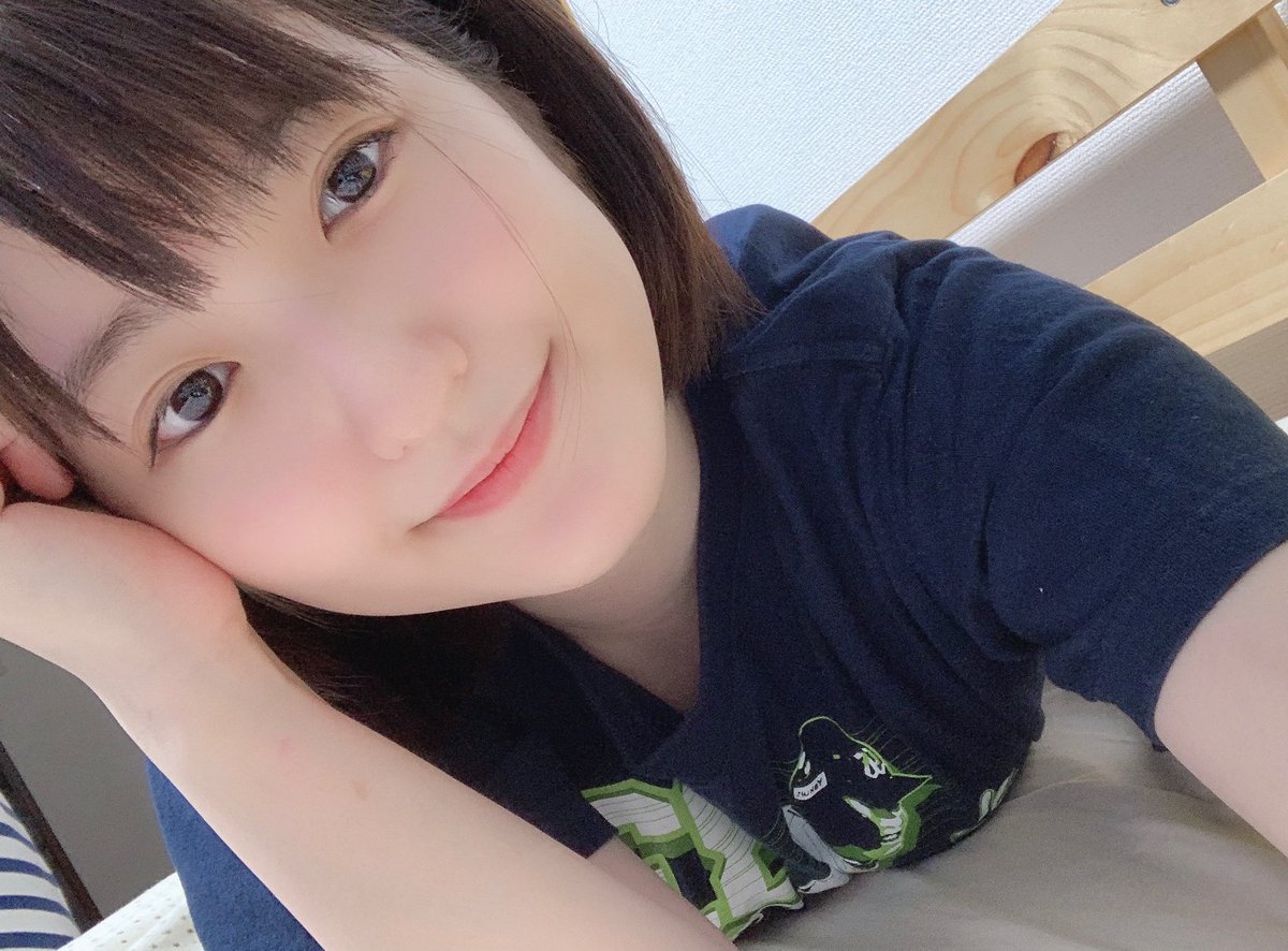 金城成美 ボンボンtv なる V Twitter 寝る前にゆったりめの好きな曲 を聴くと良いと聞き 最近 千と千尋の神隠し のサントラを聴いてるんだけど 流しっぱなしにしてると ウトウトしてる時に湯屋に神さまが来た時の壮大な曲 流れ始めて目がぱっちり覚める 笑