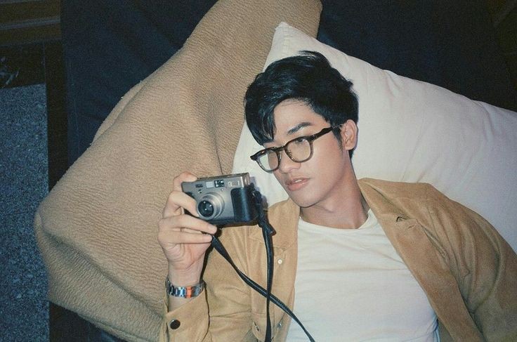 Day 64:  @Tawan_V I'm glad that you finally had your day off, I hope you spend it well and really take a rest. Always take care of yourself. Te amo  #Tawan_V