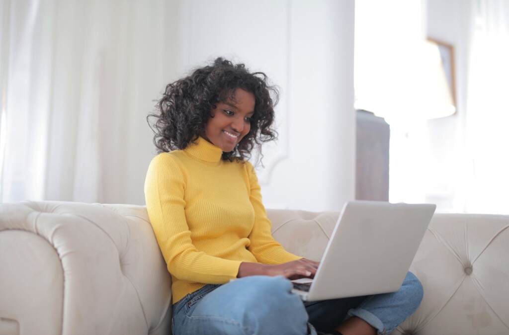 singlewarehouse's tweet photo. Unsure what it takes to make a spectacular #OnlineDatingProfile ? We have you covered! See our post for tips to make you attract what you're looking for with ease!

>>https://t.co/CKsRV2t7jk

#DatingExperts #ProfileMasters #WeWorkMagic #SinglesWarehouse https://t.co/HAAhvV1ynK
