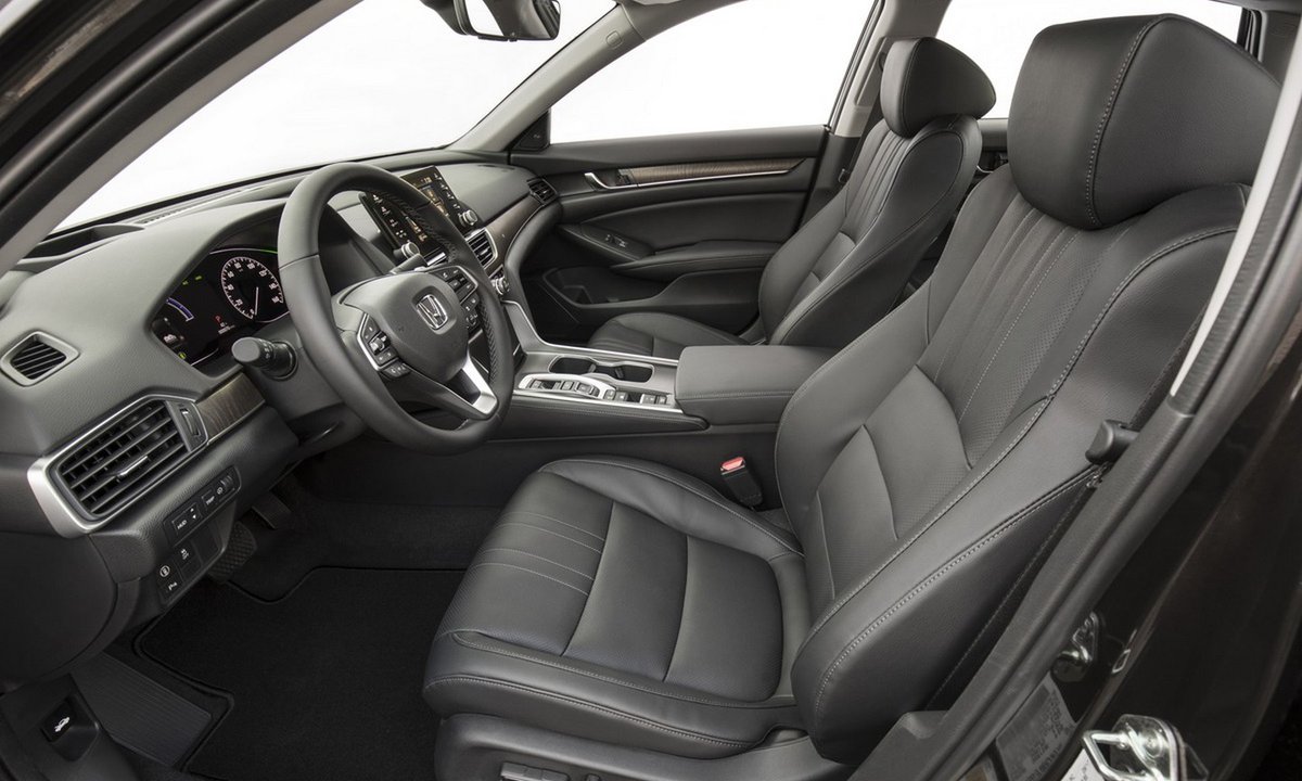 The premium design of the new Honda Accord is the perfect complement to its powerful performance. ow.ly/1DAB50A8g8N