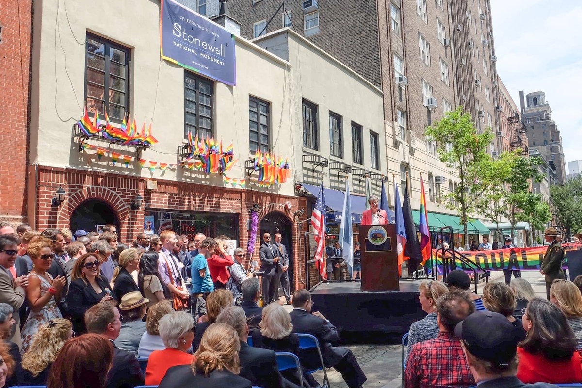 relatandohisto1's tweet photo. Obama nombró al Stonewall monumento nacional en 2016. 
"Creo que nuestros parques nacionales deben reflejar la historia completa de nuestro país,
la riqueza y la diversidad...”

Sí te ha gustado dale RT para que llegue a más gente. Gracias 😊.

Fin. https://t.co/dJbV8cSBxr