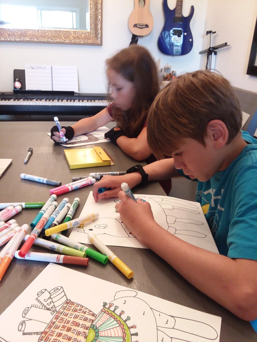 ArtwithGrue's tweet photo. #deepspacesparkle #primerry lesson with the kids :) https://t.co/nis6GS4JJ0