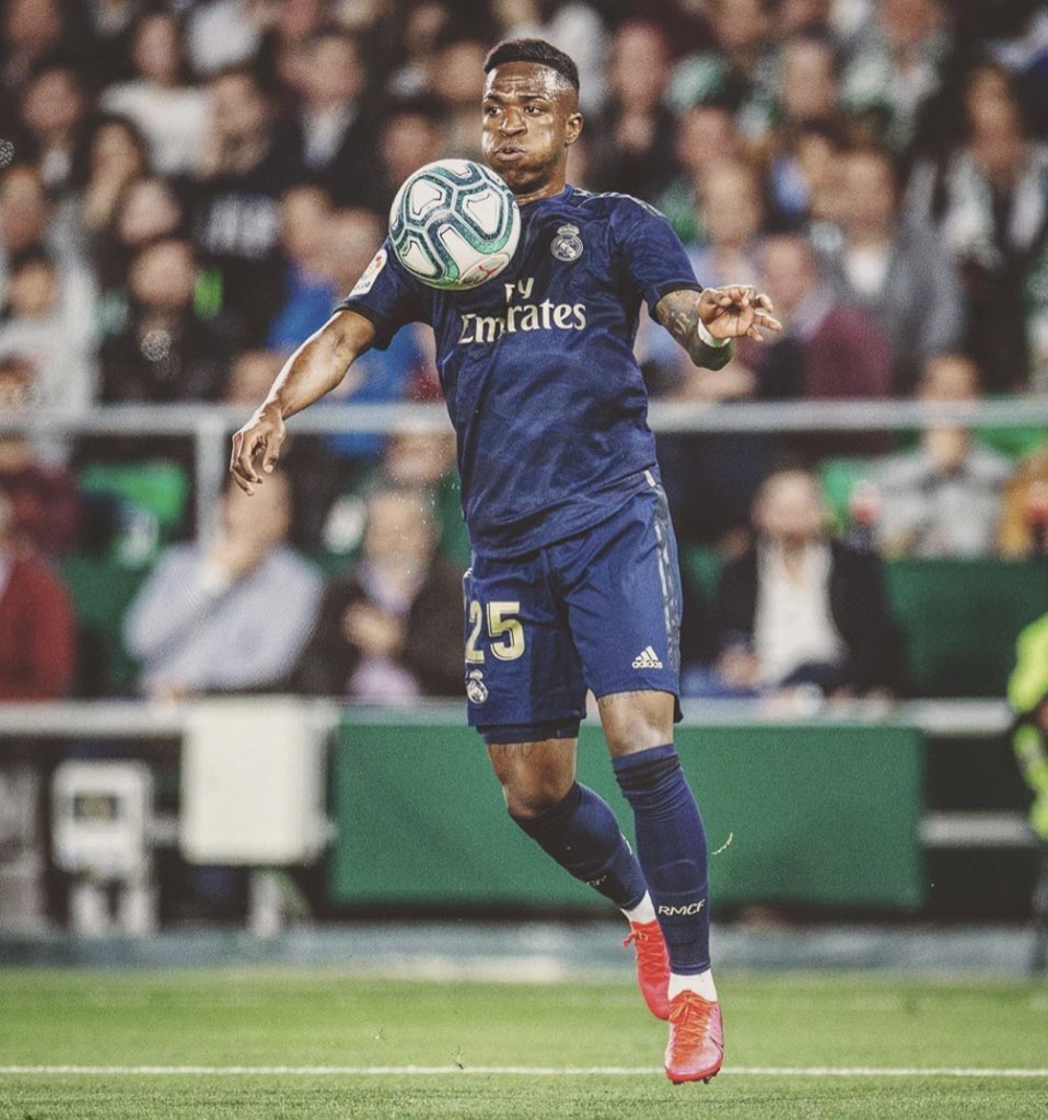 futtmais's tweet photo. É bom demais ver esse mlk calando a boca dos críticos. Voa, Vinicius! https://t.co/654bi2MIek