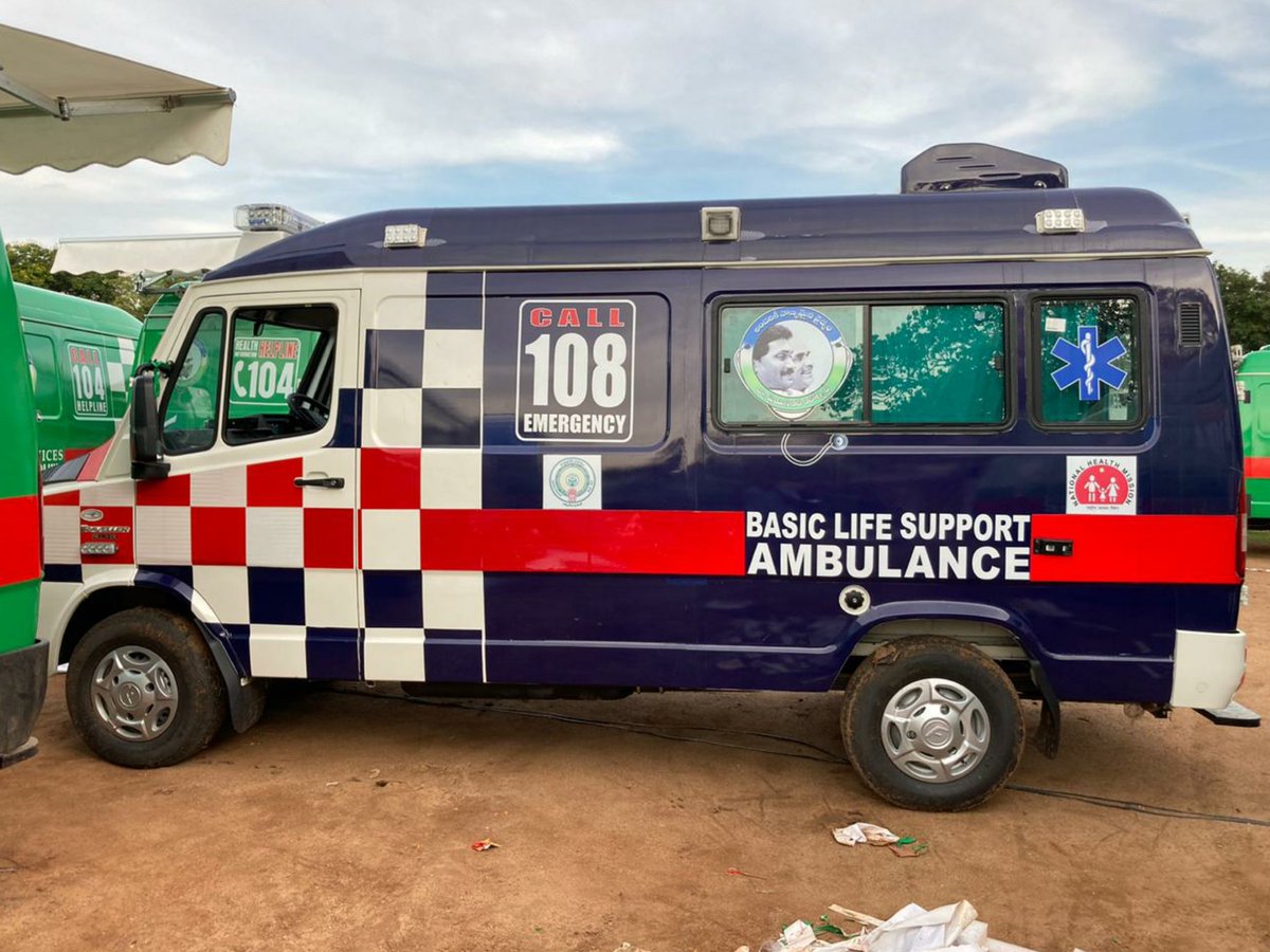 DrSubhasree's tweet image. Best Practices: #AndhraPradesh is launching revamped 1068 medical vehicles w/ multi objectives.
1. 412 life support ambulances (108) w/ ventilators &amp;amp; O2 support
2. 656 mobile medical units (104) to connect people w/ medical facilities. 
Attached: Old Vs. New models