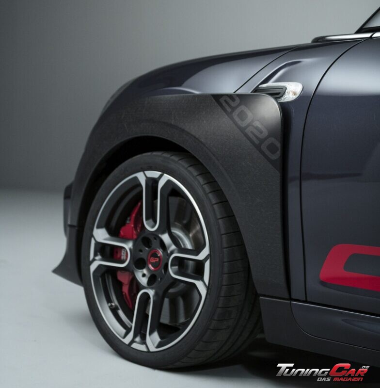 tuningcar_de's tweet photo. Der neue MINI John Cooper Works GP (Kraftstoffverbrauch kombiniert: 7,3 l/100 km; CO2-Emissionen kombiniert: 167 g/km) überrascht Sportwagenfreunde mit einer Leichtbau-Innovation aus Niederbayern. #Aerodynamik #Mini #MINIJohnCooperWorksGP #Technologie·Ak https://t.co/PtTBInYt32 https://t.co/ocMF2BO4Yg