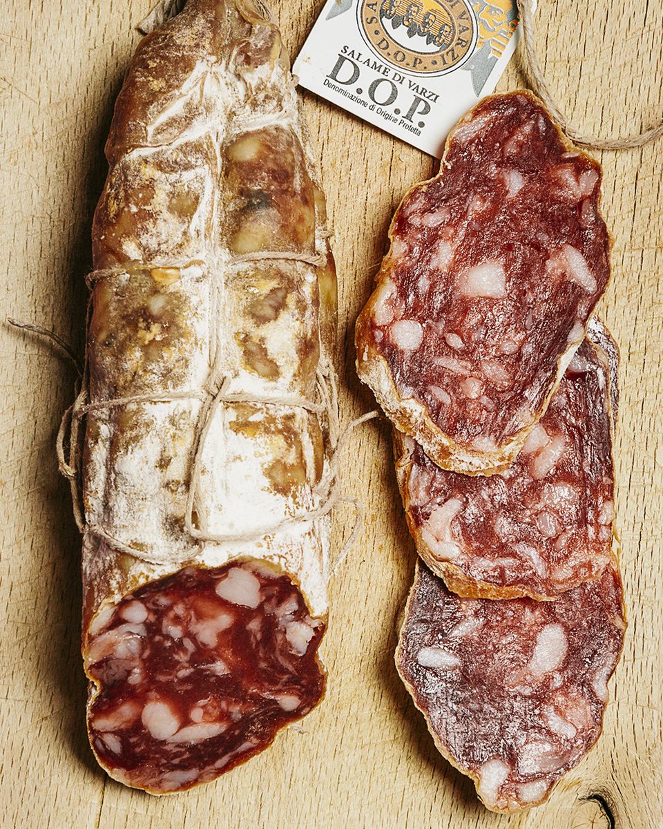 inLOMBARDIA's tweet photo. L’Oltrepò Pavese è meta prediletta da chi desidera trovare relax e un’ottima cucina. Potrai assaggiare i malfatti della tradizione, con un tagliere di ottimo lardo stagionato e Salame di Varzi DOP. E come dessert, i famosi brasadè!
https://t.co/ZCo8fgdZUs
#inLombardia #VisitPavia https://t.co/STs3S1Suh1