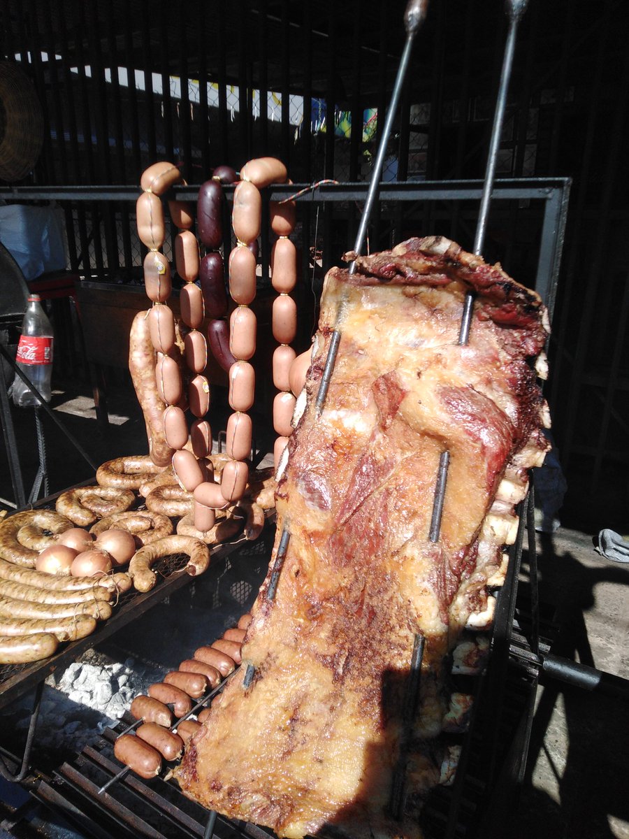 wravinovich1's tweet photo. #LaCuevadelLomito https://t.co/yUoH2Wlg4o