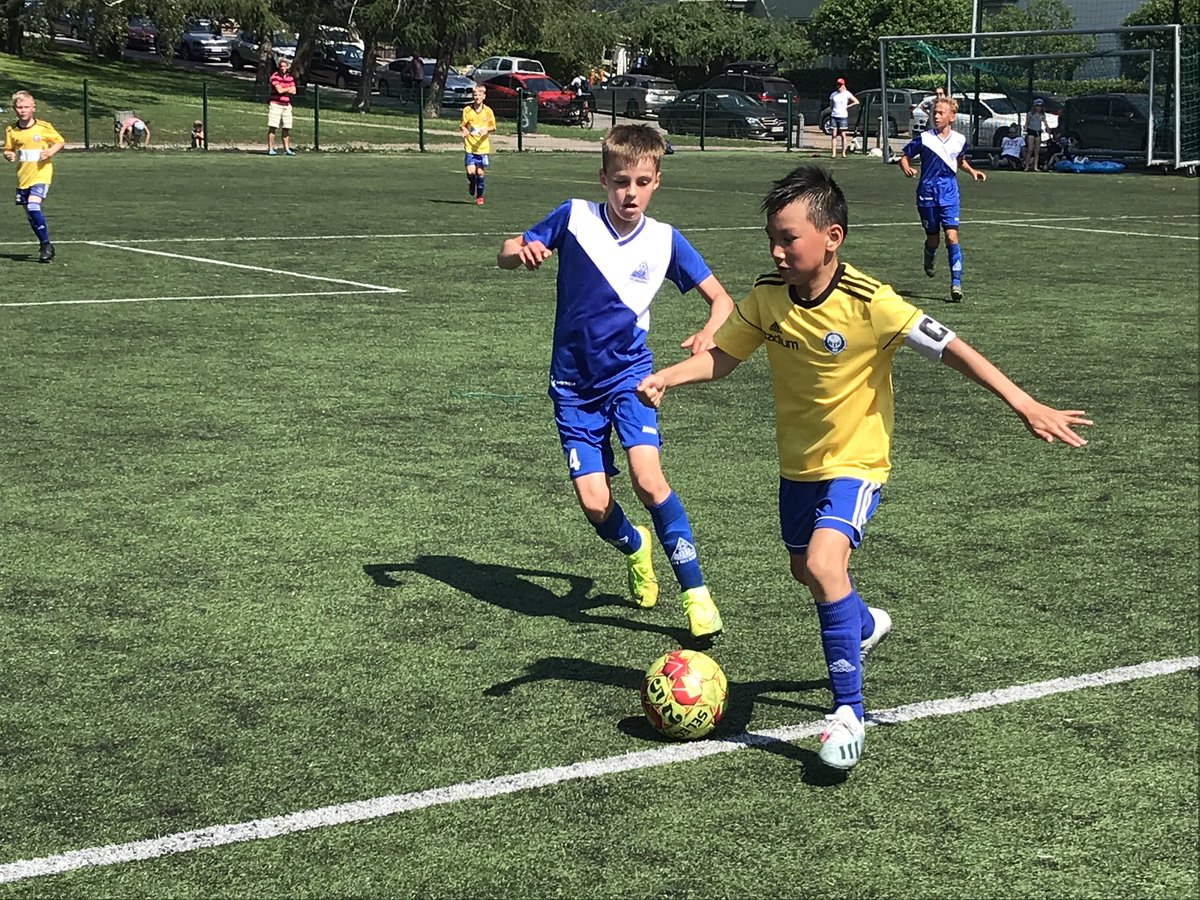 ppj08edustus's tweet photo. Sarjapelit aloitettu hienoilla peleillä ykkösessä ja kakkosessa. Molemmilla peliryhmillä 3 pistettä tilillä. Kiitos jännittävistä matseista @FCEspooP08 ja @HJKToolo https://t.co/A4SIsXA7N3