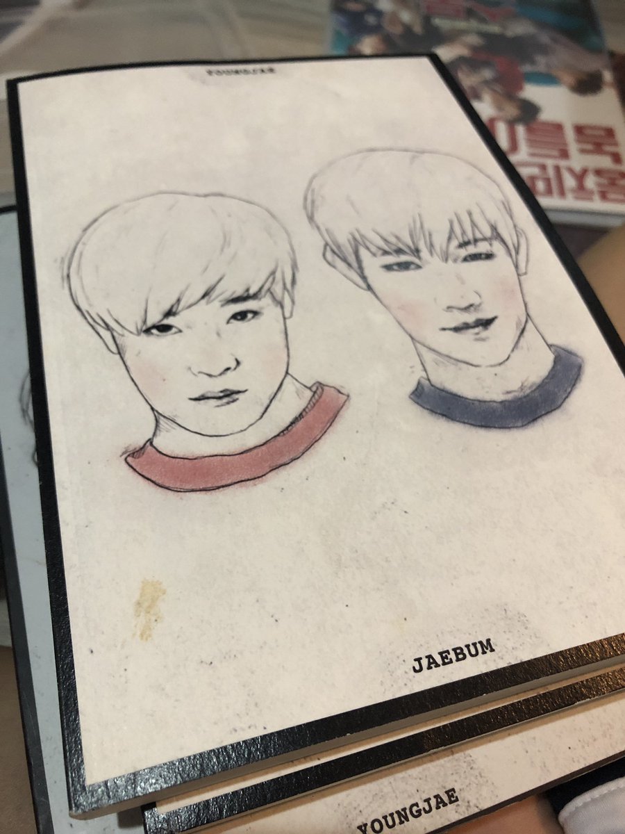 gotyj's tweet photo. มีใครยังอยากได้รวมเล่มฟิต #got2jae ไหมคะ พอดีเราค้นเจอของตัวเอง 1 เล่ม วางไว้เฉยๆเสียดาย แต่ว่ามีตำหนิที่ปก เราขายให้ 100 เดียวพอ แถมแฟ้มยองแจให้ด้วยเลย ค่าส่ง ems 50 บาทค่า #2jae #got7 https://t.co/T1vzIgUjvE