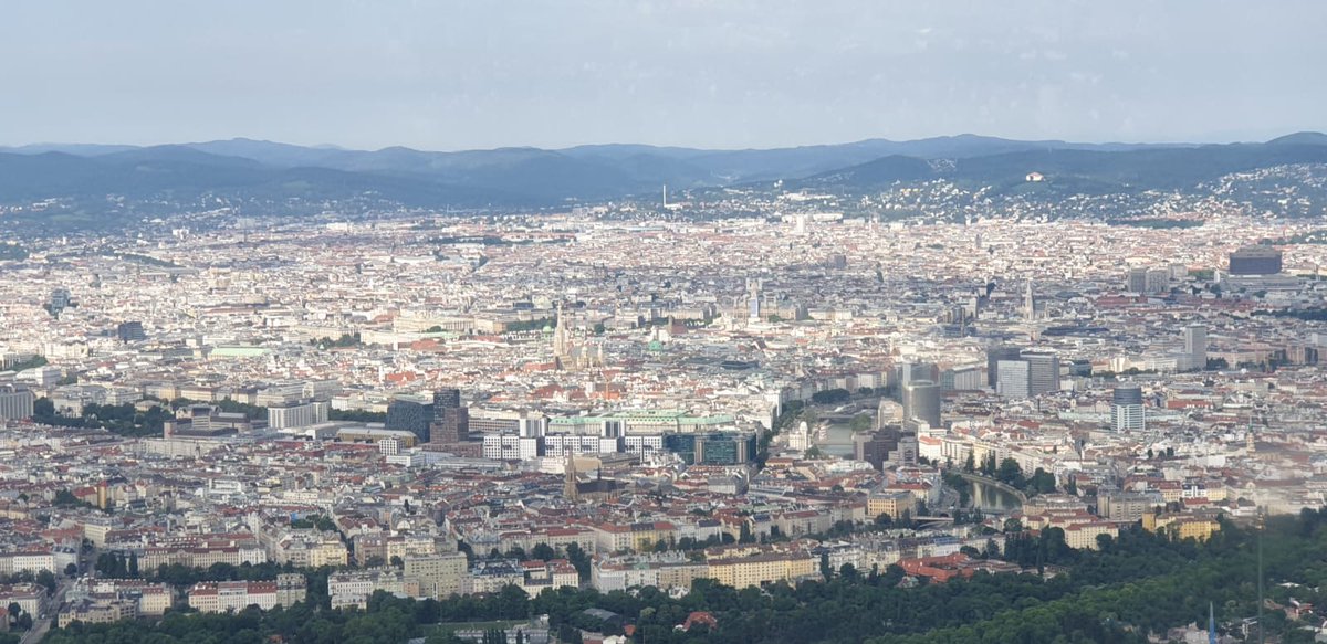 Dropo23's tweet image. What a flight today over Vienna 👍🛩