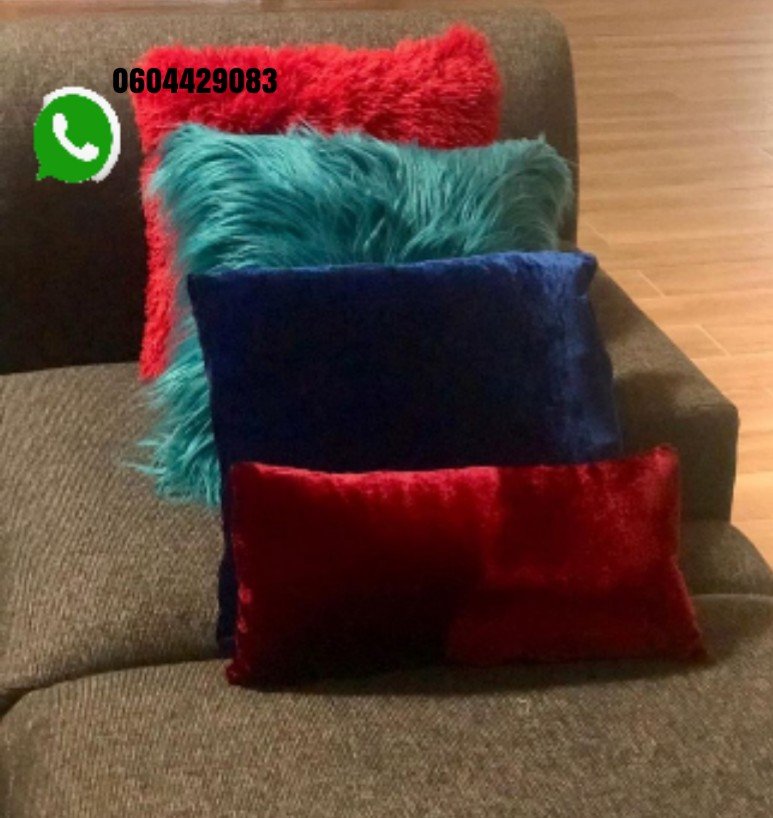 💞set of fluffy and velvet pillows💞

♥️Two fluffy continentals
♥️Two velvet medium/small 
✅✅R400 per set
🚛🚛R90 courier nationwide

📲 Whattasp 0604429083 to place your order
