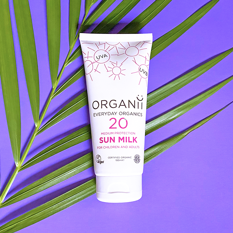 ORGANiiUK's tweet photo. Protecting skin from UV rays naturally and effectively, our mineral SPF20 Sun Milk is certified organic, vegan, cruelty free and is non-whitening. ☀️🌱🐰
#mineralsuncream #organicsuncream #vegansuncream #vegan #organii #everydayorganics https://t.co/57N4BqGiUY