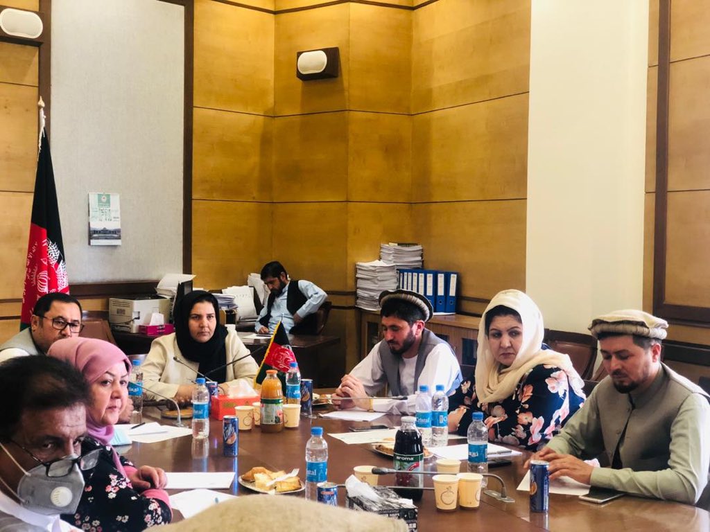 درجلسه کمیسیون اقتصاد ملی ولسی جرگه!
بحث پیرامون مُسوده دوم تعدیلات بودجوی سال مالی۱۳۹۹. استماع سخنان محترم شهزاد ځدران معین برنامه های وزارت احیاءوانکشاف دهات، بابت پاسخ‌گویی از اجراآت کاری سال مالی۱۳۹۸و پلان سال مالی۱۳۹۹. 
فرا خوانی سرپرست د افغانستان بانک در نشست بعدی کمیسیون!