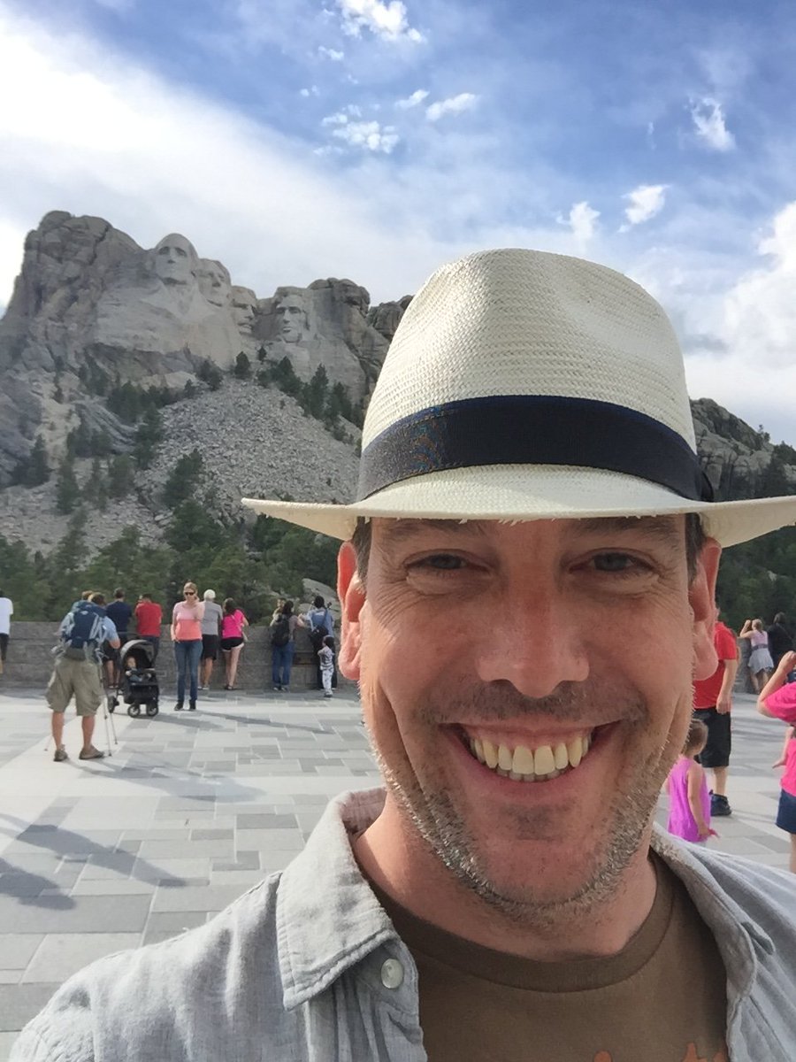 And then, in the late afternoon of 28th June 2017, we finally reached Mount Rushmore. And it's pretty impressive, as you might expect. By this point I'd travelled nearly 2,500 miles through 8 states. It was well worth it. And I've still got 5 more states and 1,500 miles to go.