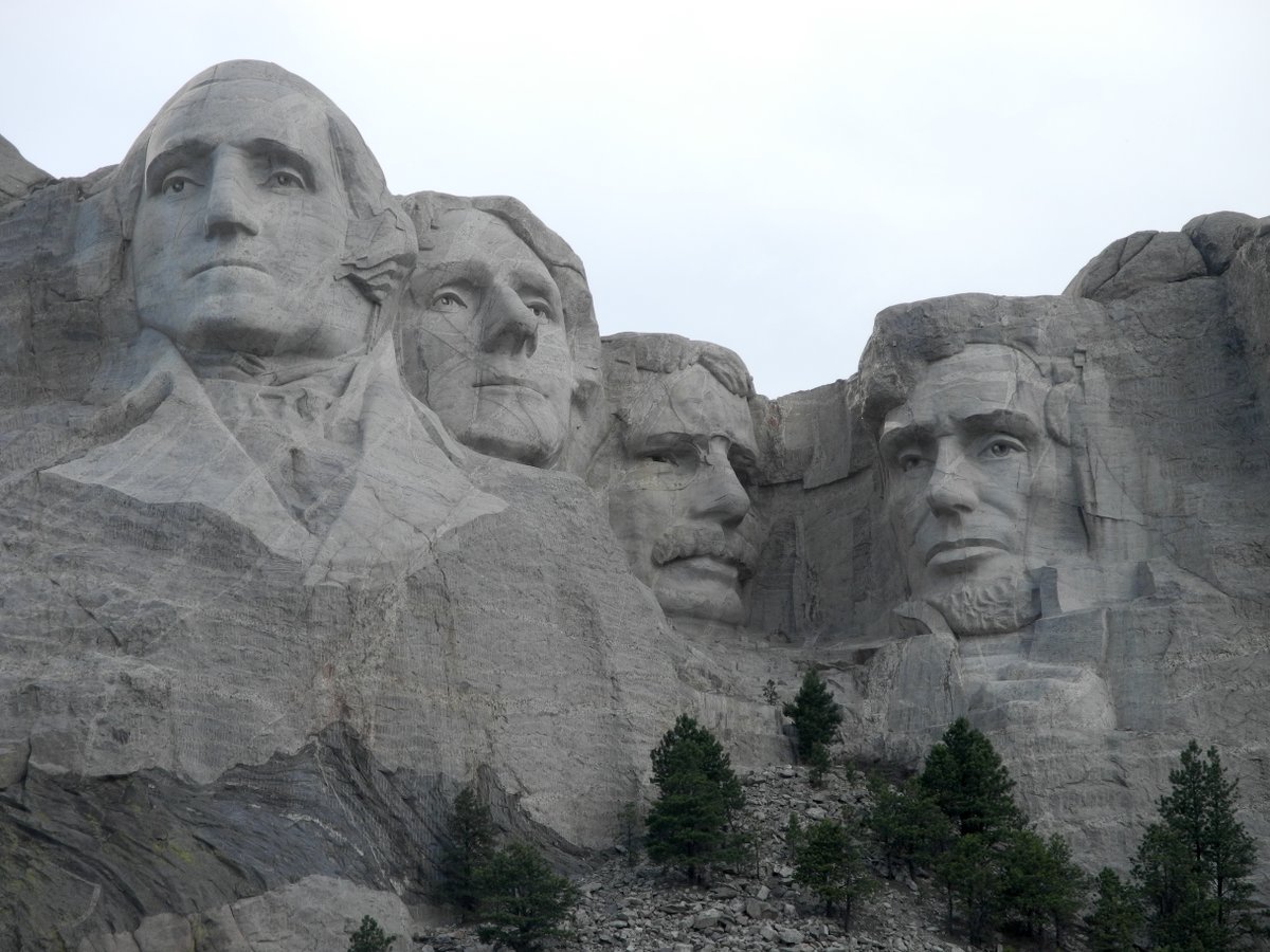 And then, in the late afternoon of 28th June 2017, we finally reached Mount Rushmore. And it's pretty impressive, as you might expect. By this point I'd travelled nearly 2,500 miles through 8 states. It was well worth it. And I've still got 5 more states and 1,500 miles to go.