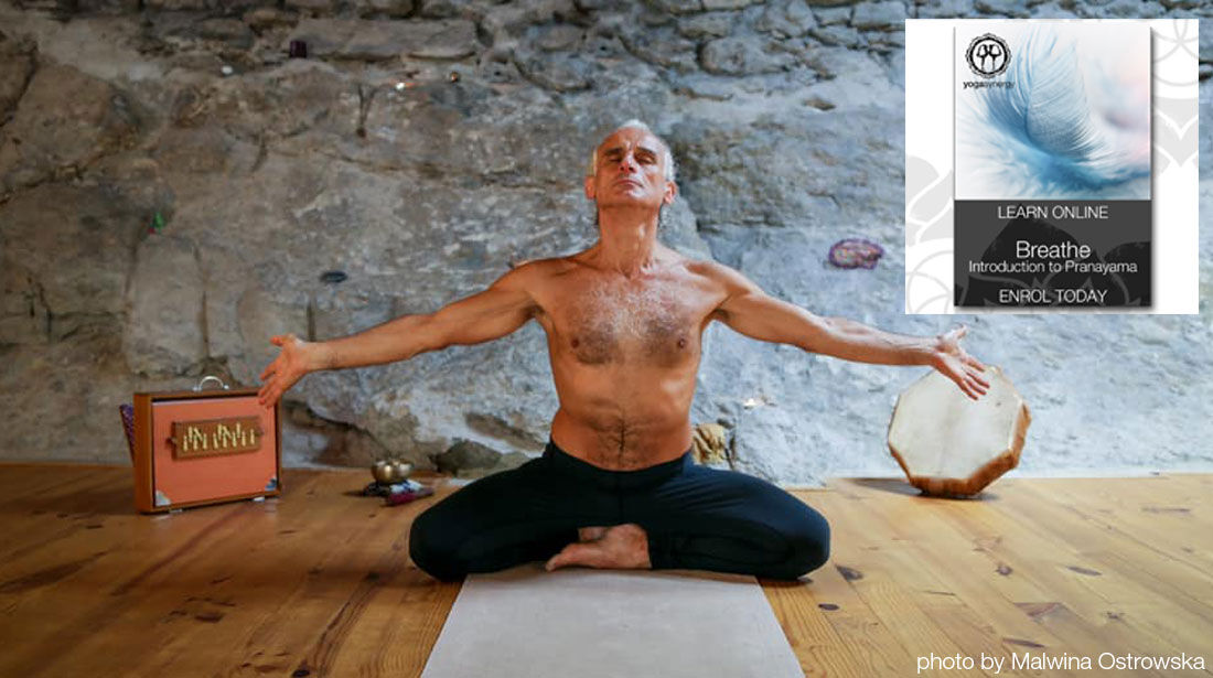 yogawithclaudi's tweet photo. Some really good advice on how not to over breathe in your yoga practice. Often people take too much air in when practising yoga. 

Can you inhale 1 minute then exhale for 1 minute? https://t.co/6CwcYjXEz7 https://t.co/Pa1hMaXbv1