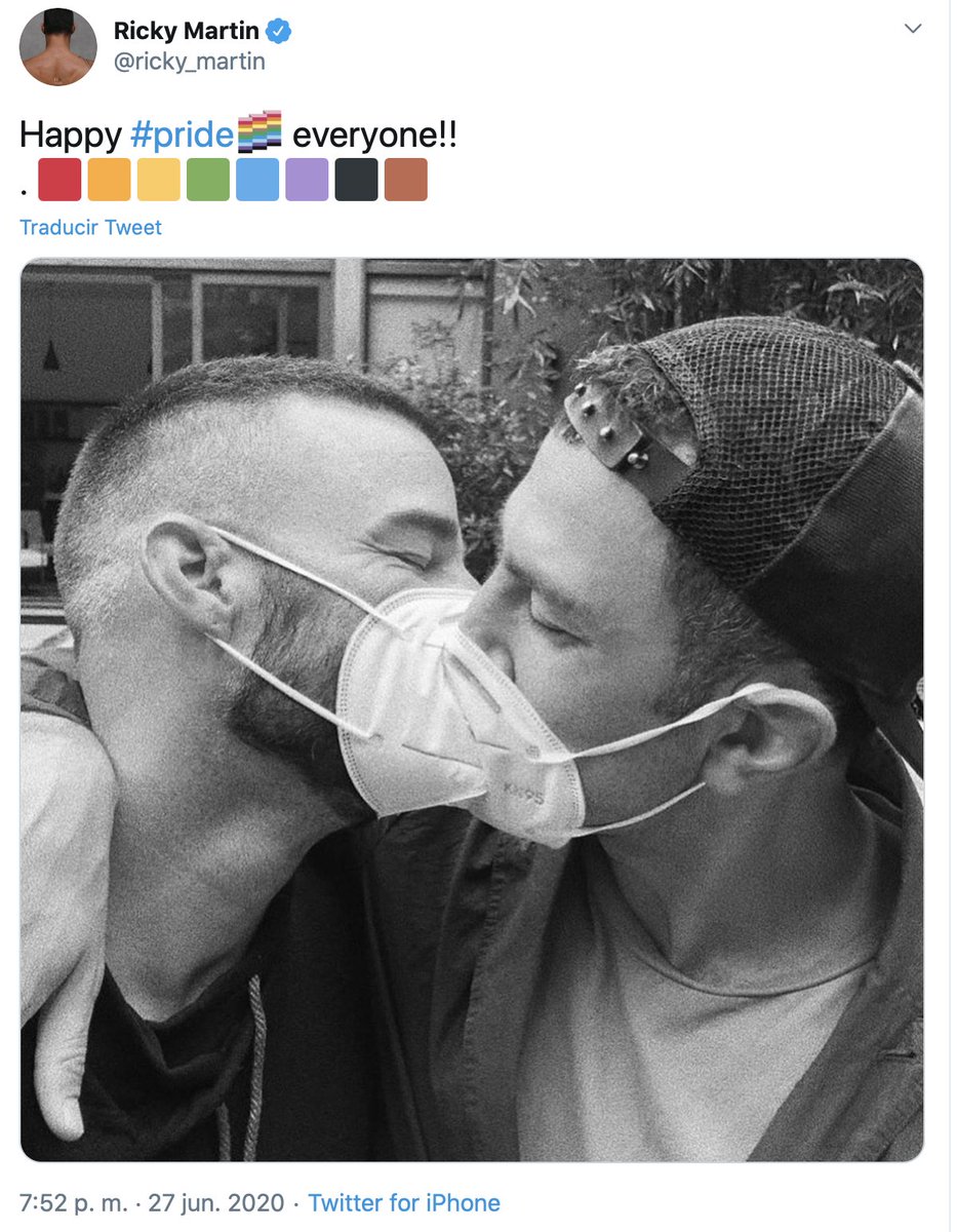 Nacho11rbb's tweet photo. Te metes en un tweet que ha puesto Ricky Martin y en los primeros comentarios solo encuentras odio.
¿Porqué la gente odia tantísimo? El conocimiento parecía que estaba avanzando.. https://t.co/otIV5GTV5a