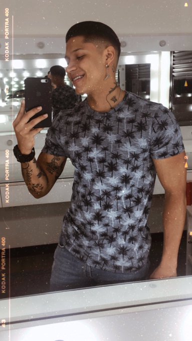 Happy Sunday to you all, Smile every day 😁 i am back #online at @Flirt4Free   https://t.co/KT7FhB4Go1  @Flirt4FreeGuys<a href="/tag/online"class="tags"><span>#online</span></a>