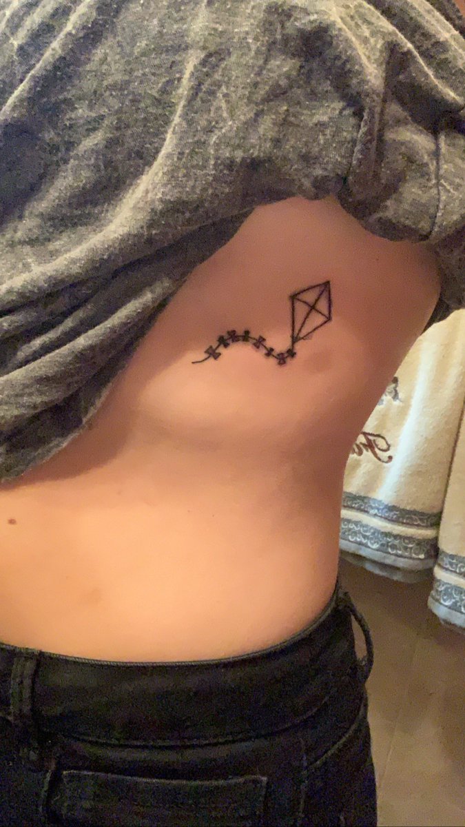 JamieVerdade's tweet photo. Kites symbolize freedom. I’ve delt with anxiety all my life and it held me back from so much. The last 2 years I took my life back. I am finally learning to be free from the darkness of anxiety. Inspired by my favorite character Franky from Wentworth. @nicdasilva https://t.co/0mru1RJW4n