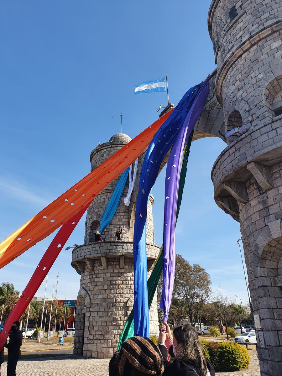 miguelsiciliano's tweet photo. Hoy es el día del orgullo LGTBIQ+ . Nos animemos a discutir estos temas para dar pasos hacia la inclusión. Ver a nuestra bandera argentina flamear en el arco de Córdoba junto a las telas de la comunidad fue emocionante. Queremos una Córdoba q integre a las minorías!

#Orgullo2020 https://t.co/XRIUGGtWnv