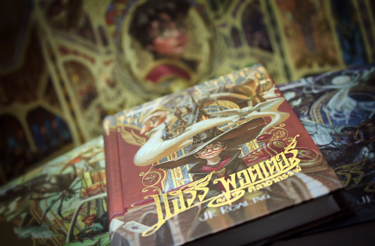 ปกสวยมาก เป็นความภาคภูมิใจของไทย ยังไงก็ต้องมี!
New Harry Potter Book Series with Stunning Illustrations including Hidden Easter Eggs, designed by Apolar #NMBxHP20th #HarryPotter20th