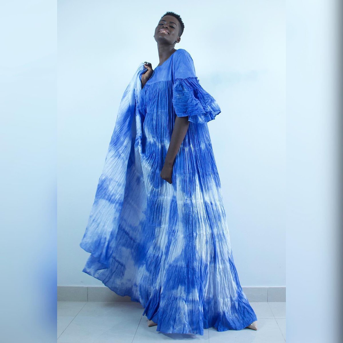 nunudesignbydk's tweet photo. Opter pour un style authentique, fluide et léger• 👗by @nunudesignbydk #collectionlimitée #yellowdress #maxidresses #fruit #coton #disponibleenboutique #été #sublimonsnosrèalitès #directionartistique #teintures #matieresnaturelles #handmade #regards #madeinsenegal🇸🇳 https://t.co/RvY8LSbXRb